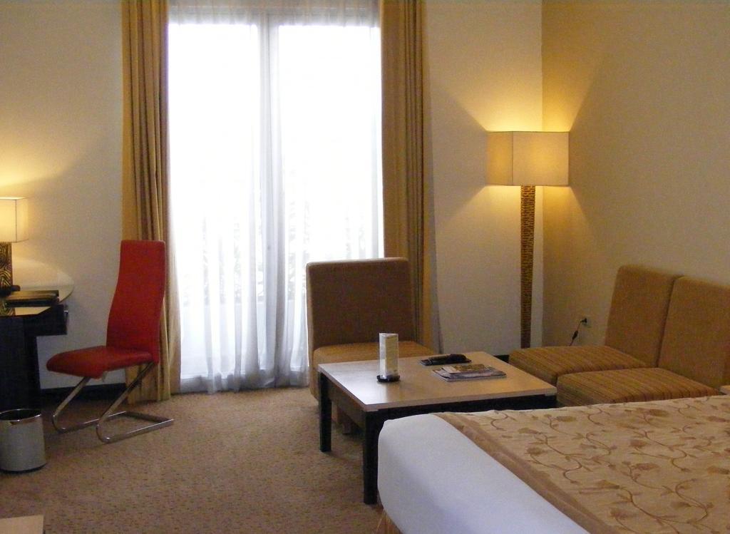 בנדונג Golden Flower By Kagum Hotels מראה חיצוני תמונה