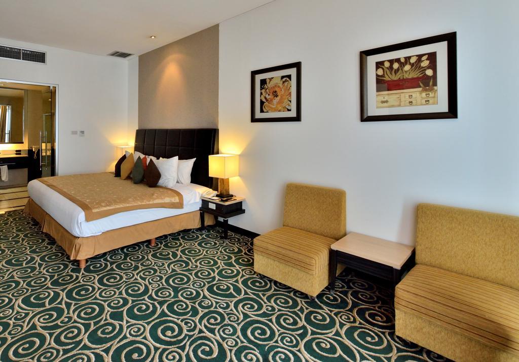 בנדונג Golden Flower By Kagum Hotels מראה חיצוני תמונה