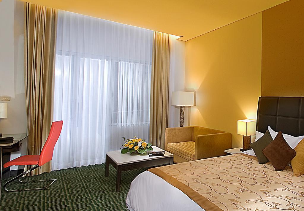 בנדונג Golden Flower By Kagum Hotels מראה חיצוני תמונה
