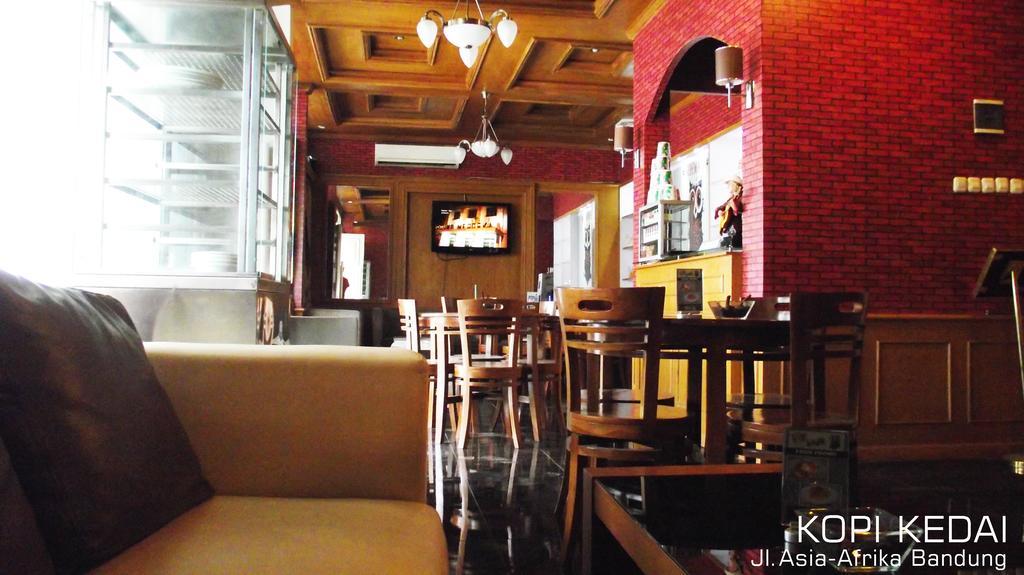 בנדונג Golden Flower By Kagum Hotels מראה חיצוני תמונה