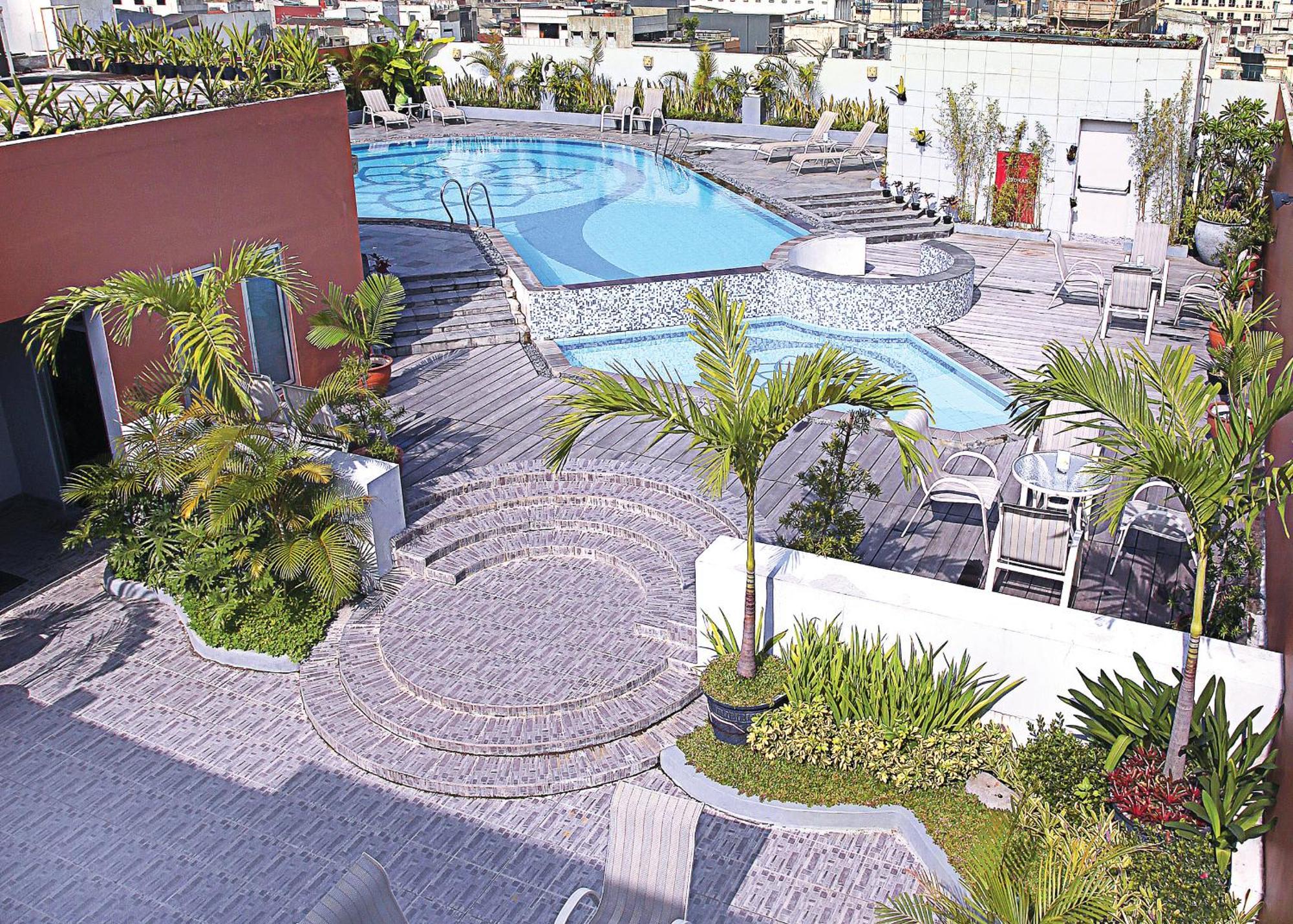 בנדונג Golden Flower By Kagum Hotels מראה חיצוני תמונה