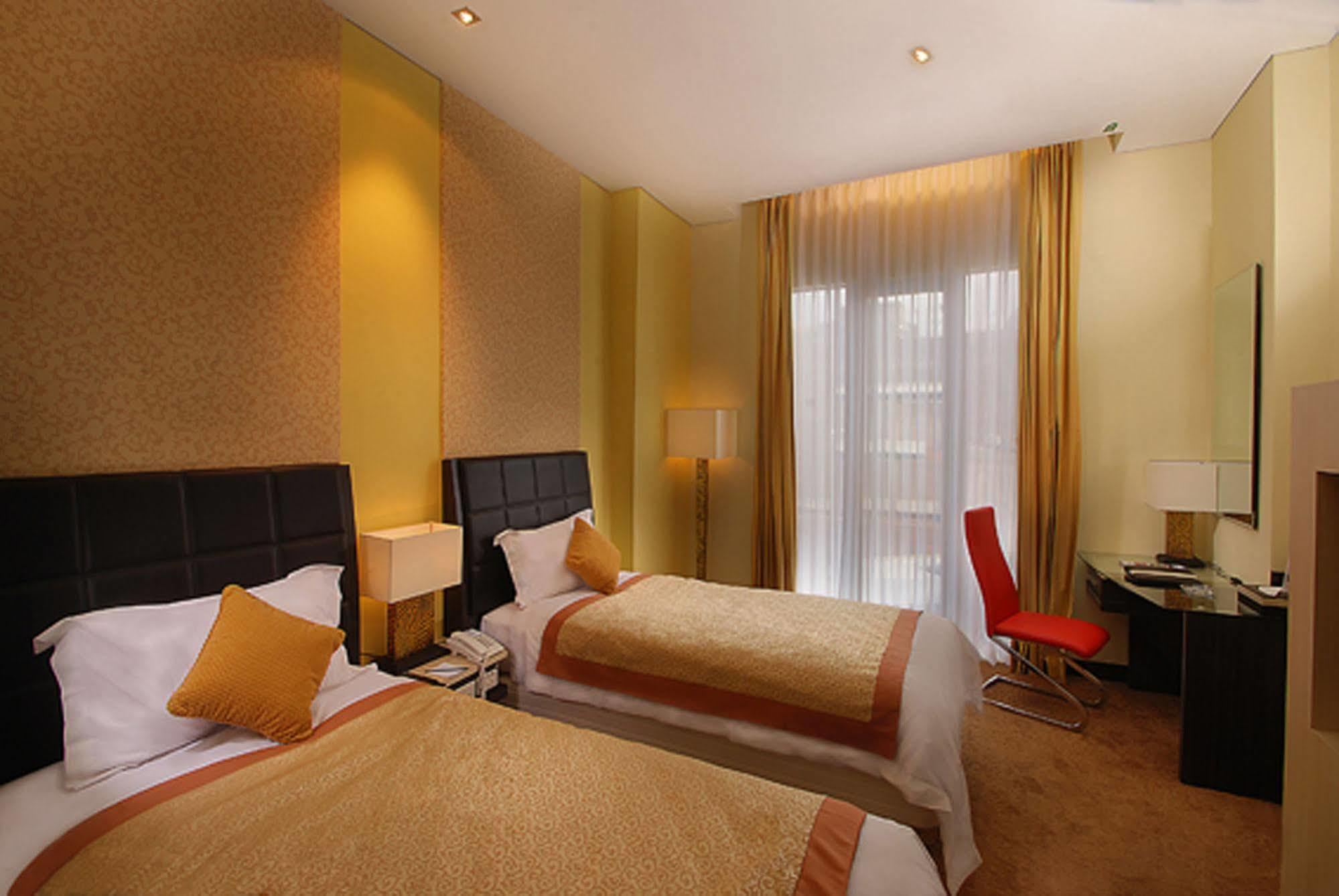 בנדונג Golden Flower By Kagum Hotels מראה חיצוני תמונה